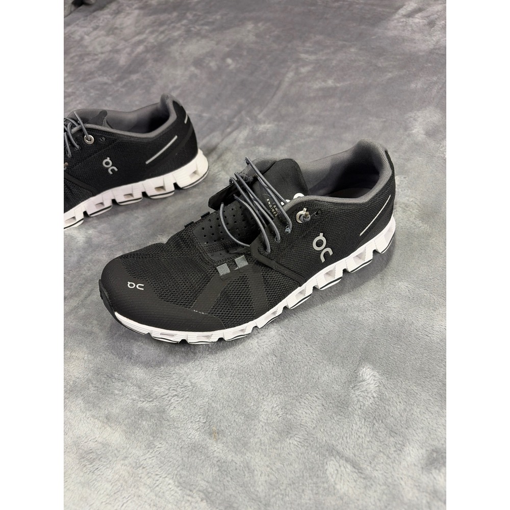 On Cloud 1.0 Running Shoes Mens 8.5 Black White Low Top Sneakers 19.0001